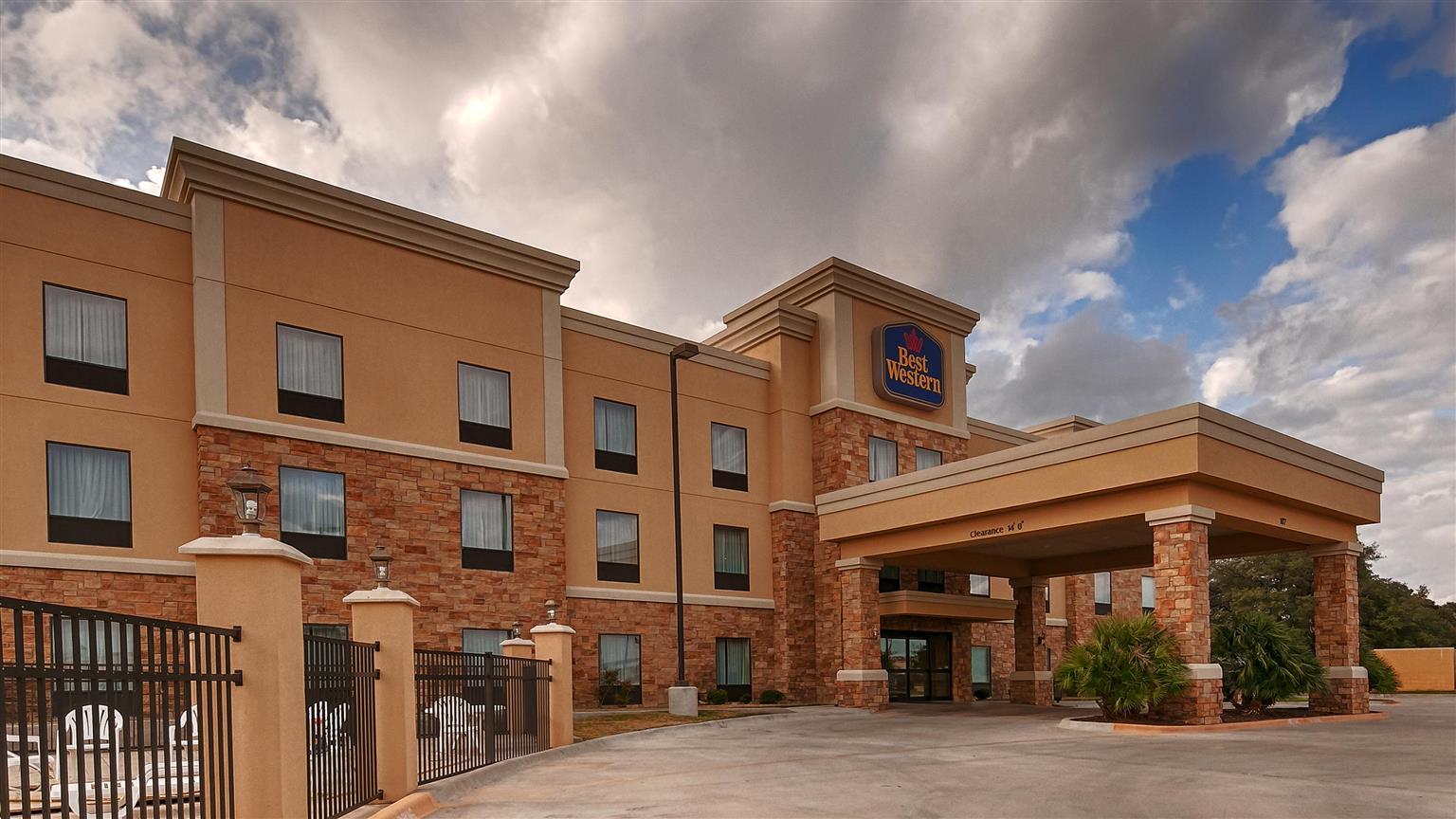 Best Western Bastrop Pines Inn Extérieur photo